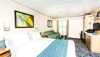1548636457.4037_c295_Thomson Cruise Thomson Discovery Accommodation Deluxe Cabin.jpg
